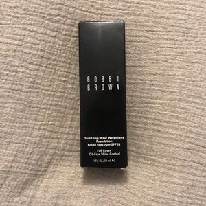 Bobbi Brown Skin Long-Wear Weightless Foundation